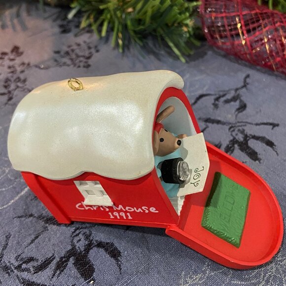 1991 Hallmark Ornament  "Chris Mouse Mail"  #7 Collectors Series Lighted-CUTE - Picture 5 of 12